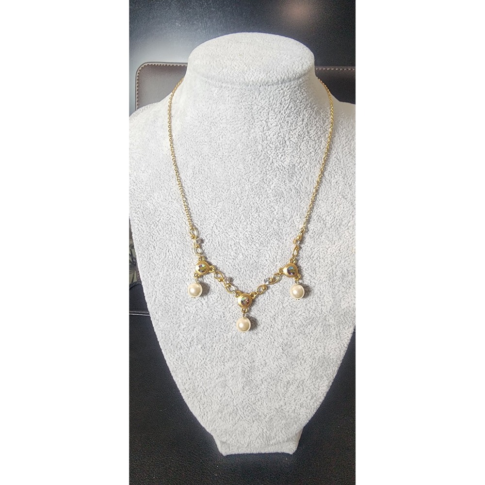 1928 Jewelry Co Gold Tone Faux Pearl Aurora Borealis Crystal‎ Necklace 16in ADJ